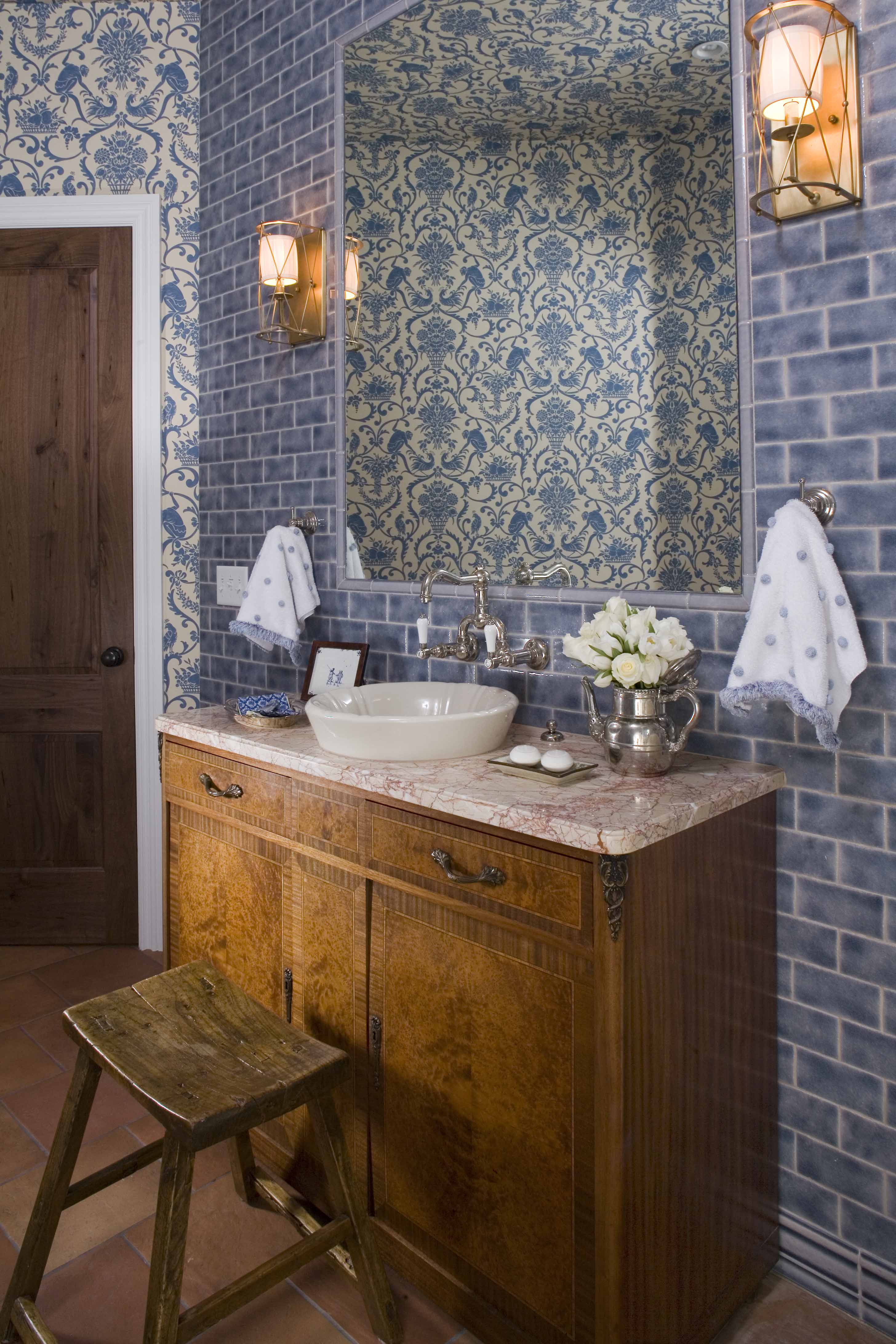 Classic English Traditional — Interior design by company kd