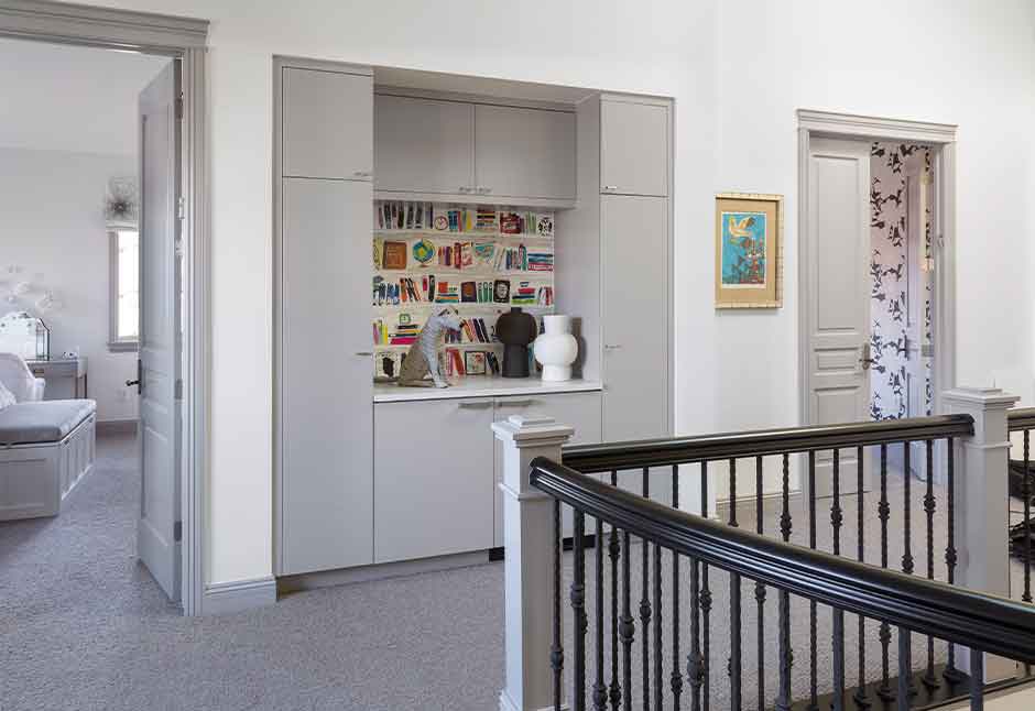 Crestwood Transitional — Interior design by company kd